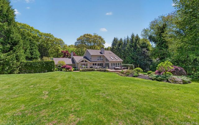 30 Orchard Drive, Woodbury, NY 11797