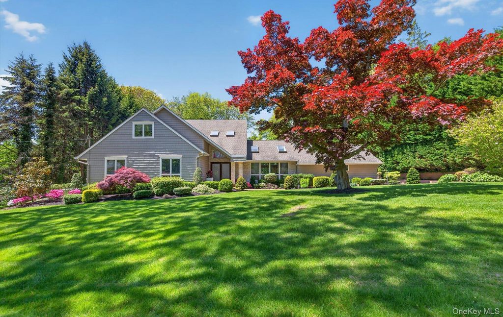 30 Orchard Drive, Woodbury, NY 11797