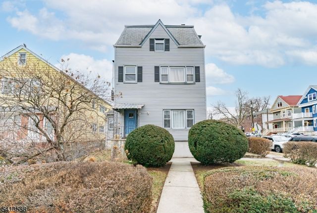 742 Avenue A, Bayonne City, NJ 07002