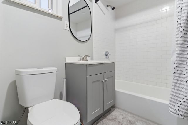 742 Avenue A, Bayonne City, NJ 07002