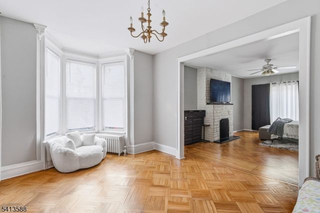 742 Avenue A, Bayonne City, NJ 07002