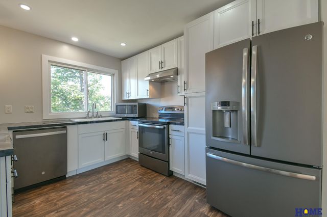 2610 Surrey Court, Lincoln, NE 68512