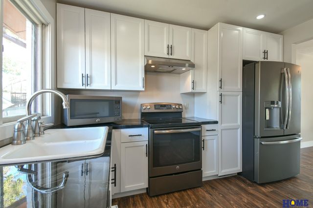 2610 Surrey Court, Lincoln, NE 68512