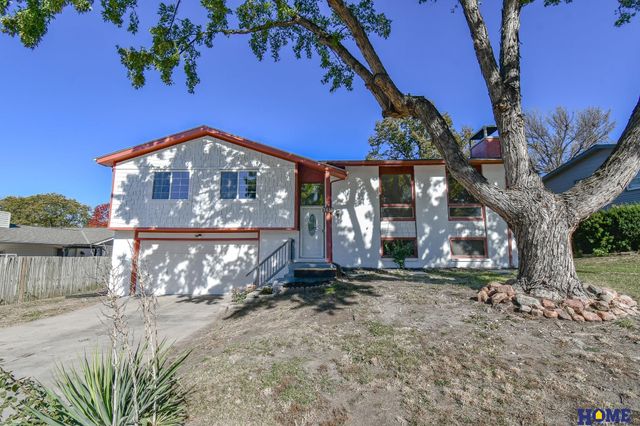 2610 Surrey Court, Lincoln, NE 68512