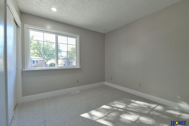 2610 Surrey Court, Lincoln, NE 68512