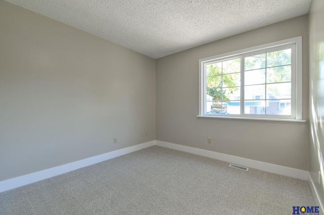 2610 Surrey Court, Lincoln, NE 68512