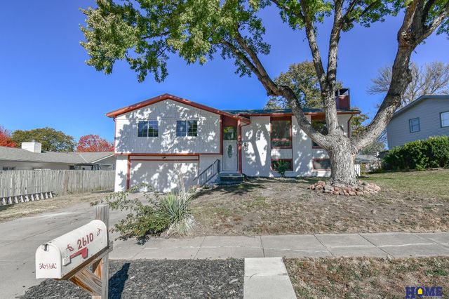 2610 Surrey Court, Lincoln, NE 68512