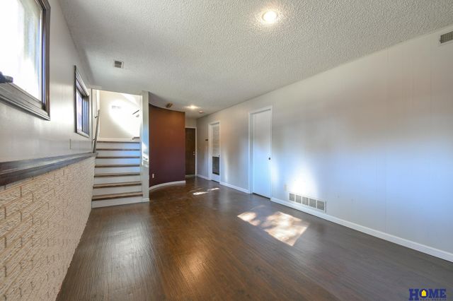 2610 Surrey Court, Lincoln, NE 68512