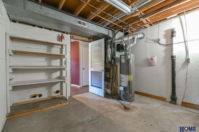 2610 Surrey Court, Lincoln, NE 68512