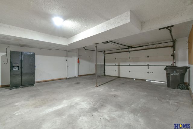 2610 Surrey Court, Lincoln, NE 68512