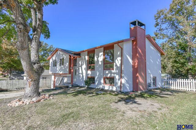 2610 Surrey Court, Lincoln, NE 68512