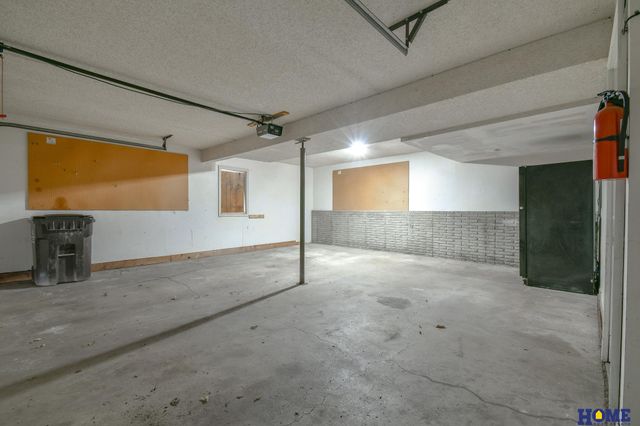 2610 Surrey Court, Lincoln, NE 68512