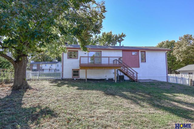 2610 Surrey Court, Lincoln, NE 68512