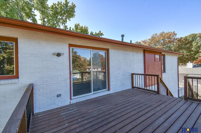 2610 Surrey Court, Lincoln, NE 68512