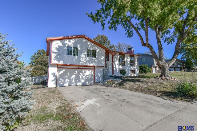 2610 Surrey Court, Lincoln, NE 68512