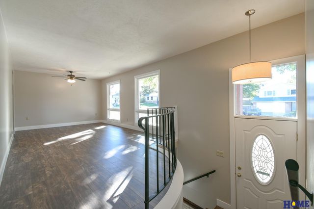 2610 Surrey Court, Lincoln, NE 68512