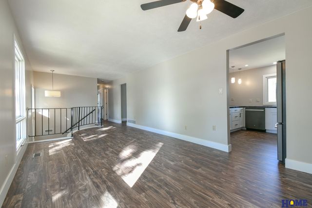 2610 Surrey Court, Lincoln, NE 68512