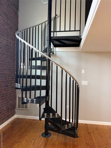 94 4th Avenue 208, Bay Shore, NY 11706