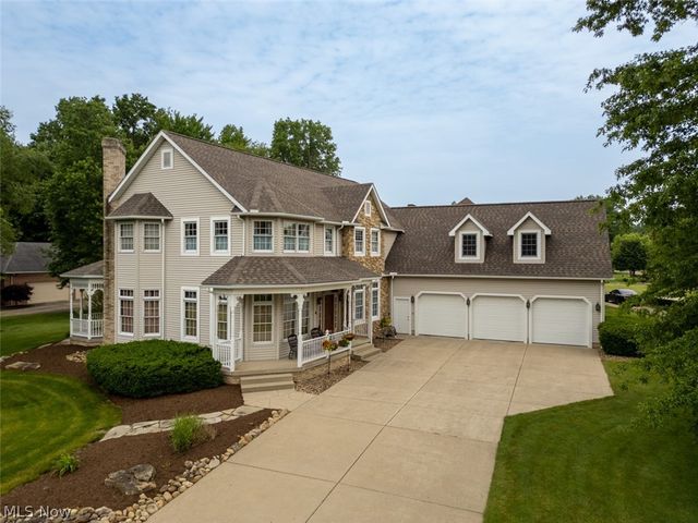 1015 Cambridge Court NE, Warren, OH 44484