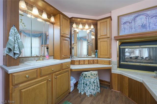 1015 Cambridge Court NE, Warren, OH 44484