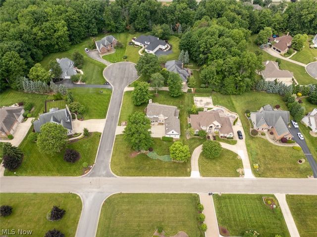 1015 Cambridge Court NE, Warren, OH 44484