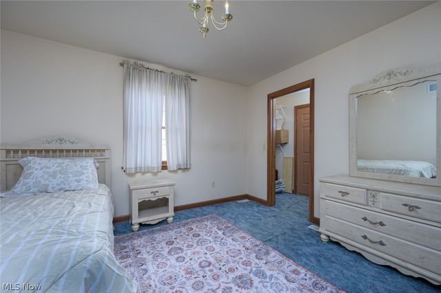 1015 Cambridge Court NE, Warren, OH 44484