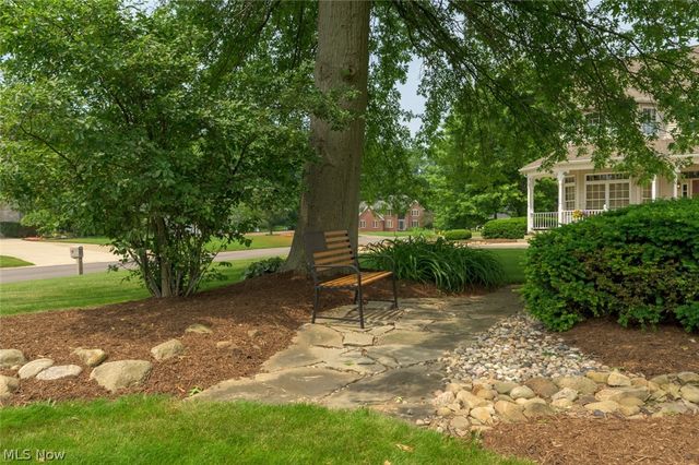1015 Cambridge Court NE, Warren, OH 44484