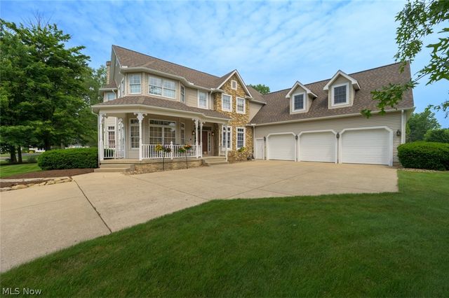1015 Cambridge Court NE, Warren, OH 44484