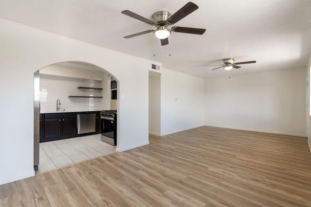 409 Merlida Street SW, Albuquerque, NM 87121