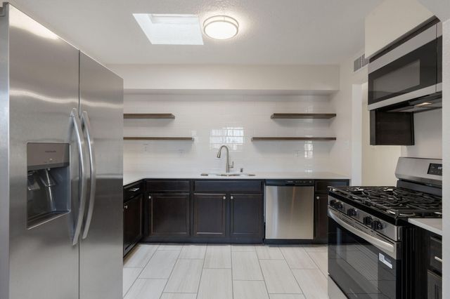 409 Merlida Street SW, Albuquerque, NM 87121