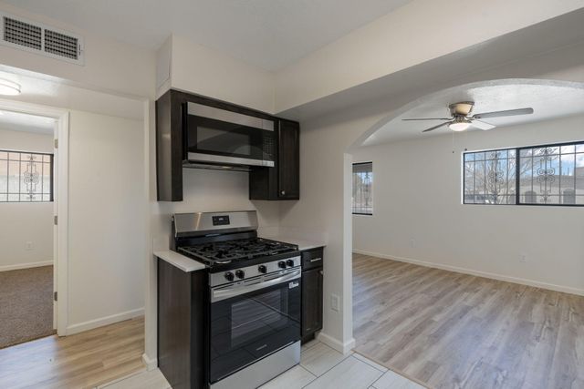 409 Merlida Street SW, Albuquerque, NM 87121