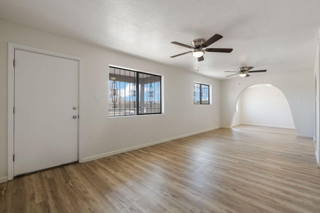 409 Merlida Street SW, Albuquerque, NM 87121