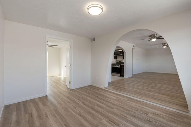 409 Merlida Street SW, Albuquerque, NM 87121