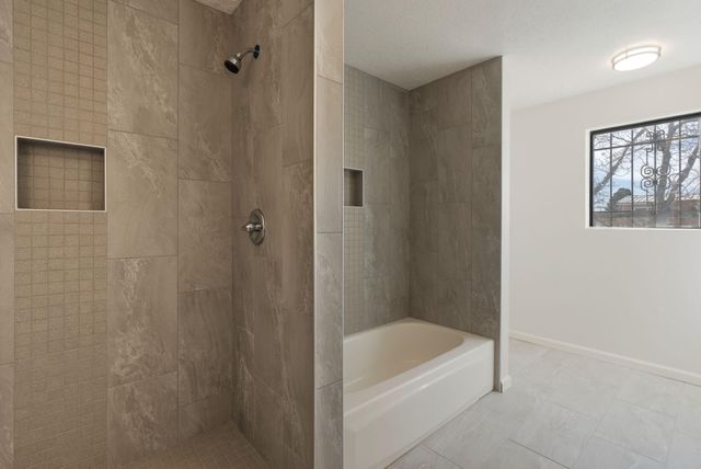 409 Merlida Street SW, Albuquerque, NM 87121