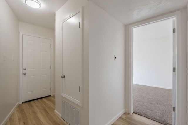 409 Merlida Street SW, Albuquerque, NM 87121