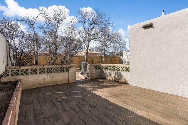 409 Merlida Street SW, Albuquerque, NM 87121