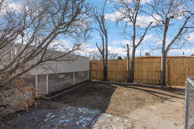 409 Merlida Street SW, Albuquerque, NM 87121