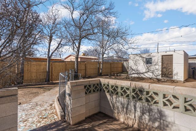 409 Merlida Street SW, Albuquerque, NM 87121