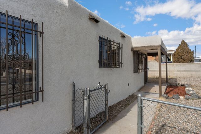 409 Merlida Street SW, Albuquerque, NM 87121