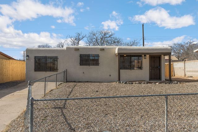 409 Merlida Street SW, Albuquerque, NM 87121