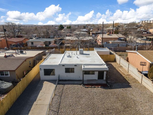 409 Merlida Street SW, Albuquerque, NM 87121