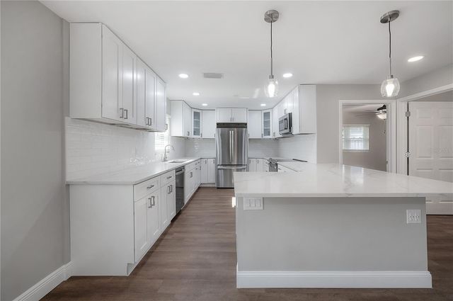 6901 S FITZGERALD STREET, Tampa, FL 33616