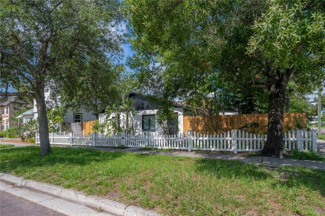 6901 S FITZGERALD STREET, Tampa, FL 33616