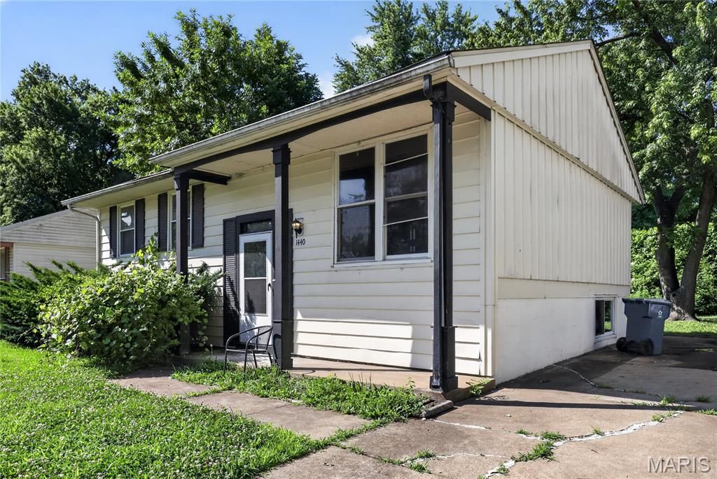 1440 Columbus Drive, St Louis, MO 63138