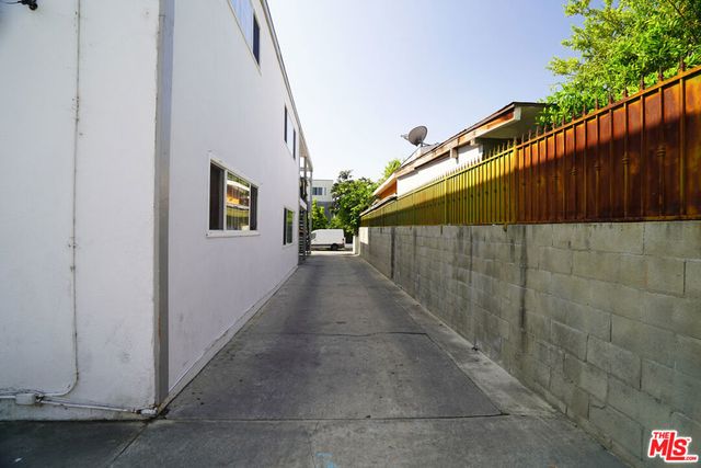 5343 Carlin Street, Los Angeles, CA 90016