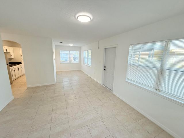912 SE TARPON Avenue, Stuart, FL 34994