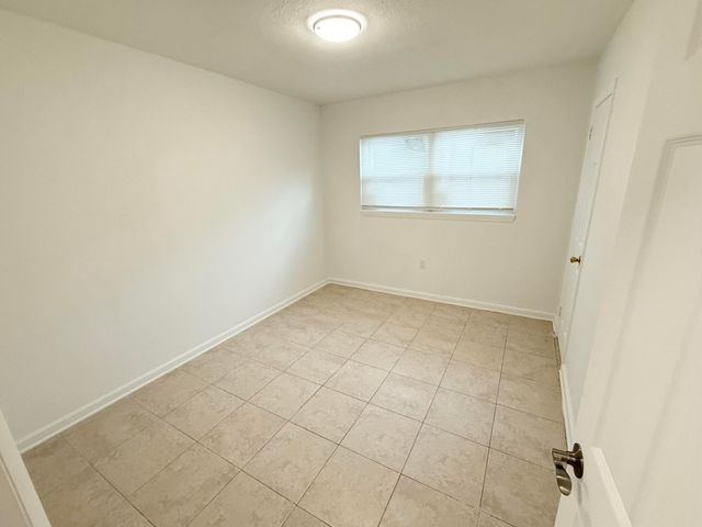 912 SE TARPON Avenue, Stuart, FL 34994