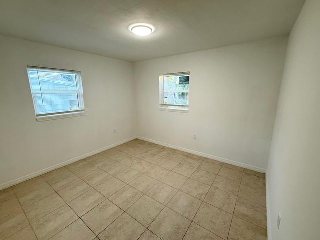 912 SE TARPON Avenue, Stuart, FL 34994