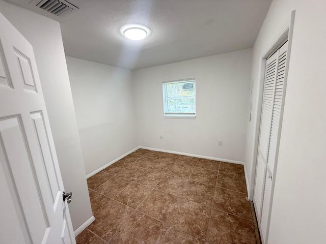 912 SE TARPON Avenue, Stuart, FL 34994