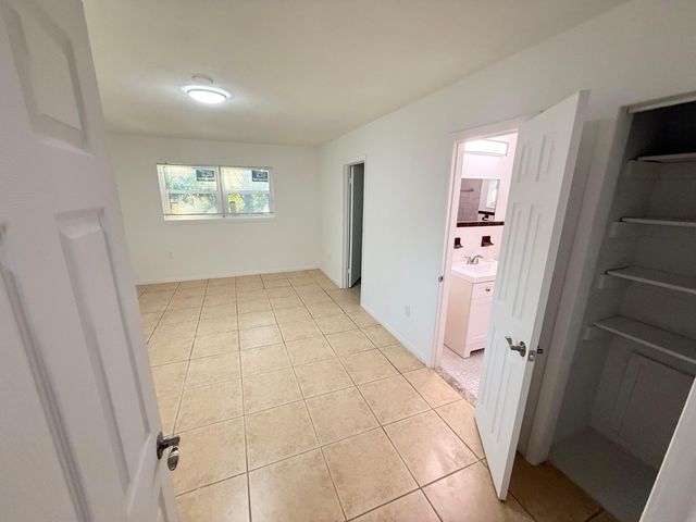 912 SE TARPON Avenue, Stuart, FL 34994